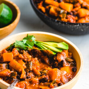 Roasted poblano peppers and stewed butternut squash chili featured image.