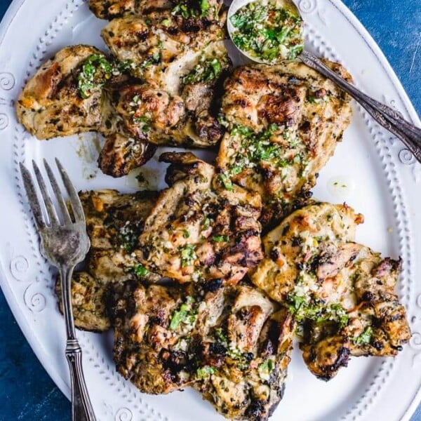 Grilled chicken thighs featured image.