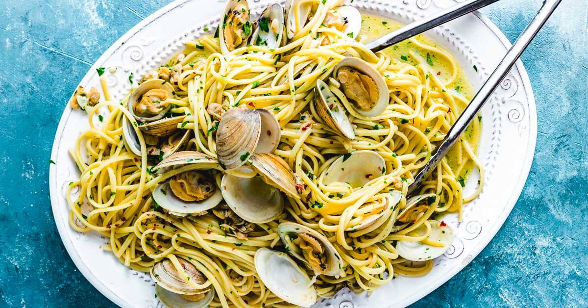 Linguine Alle Vongole In Bianco (White Clam Sauce) - Sip ...