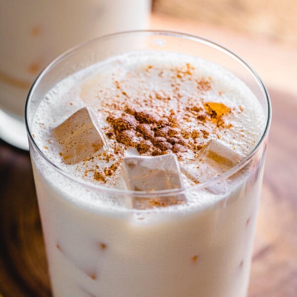 Pumpkin spice bourbon milk punch cocktail featured image.