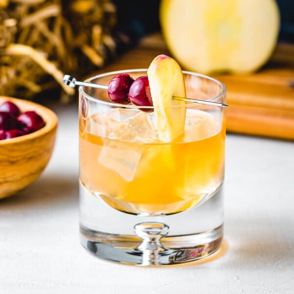 Apple cider old fashioned featured image.