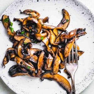 Sauteed balsamic portobello mushrooms featured image.