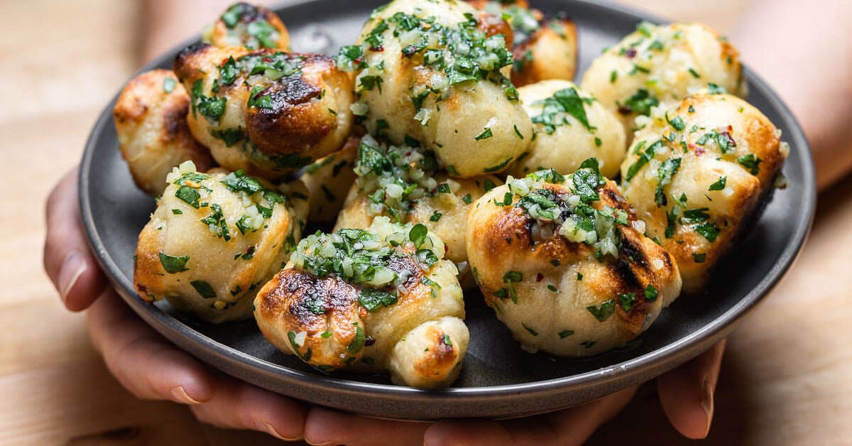New York Garlic Knots Better Than A Pizzeria Sip and Feast