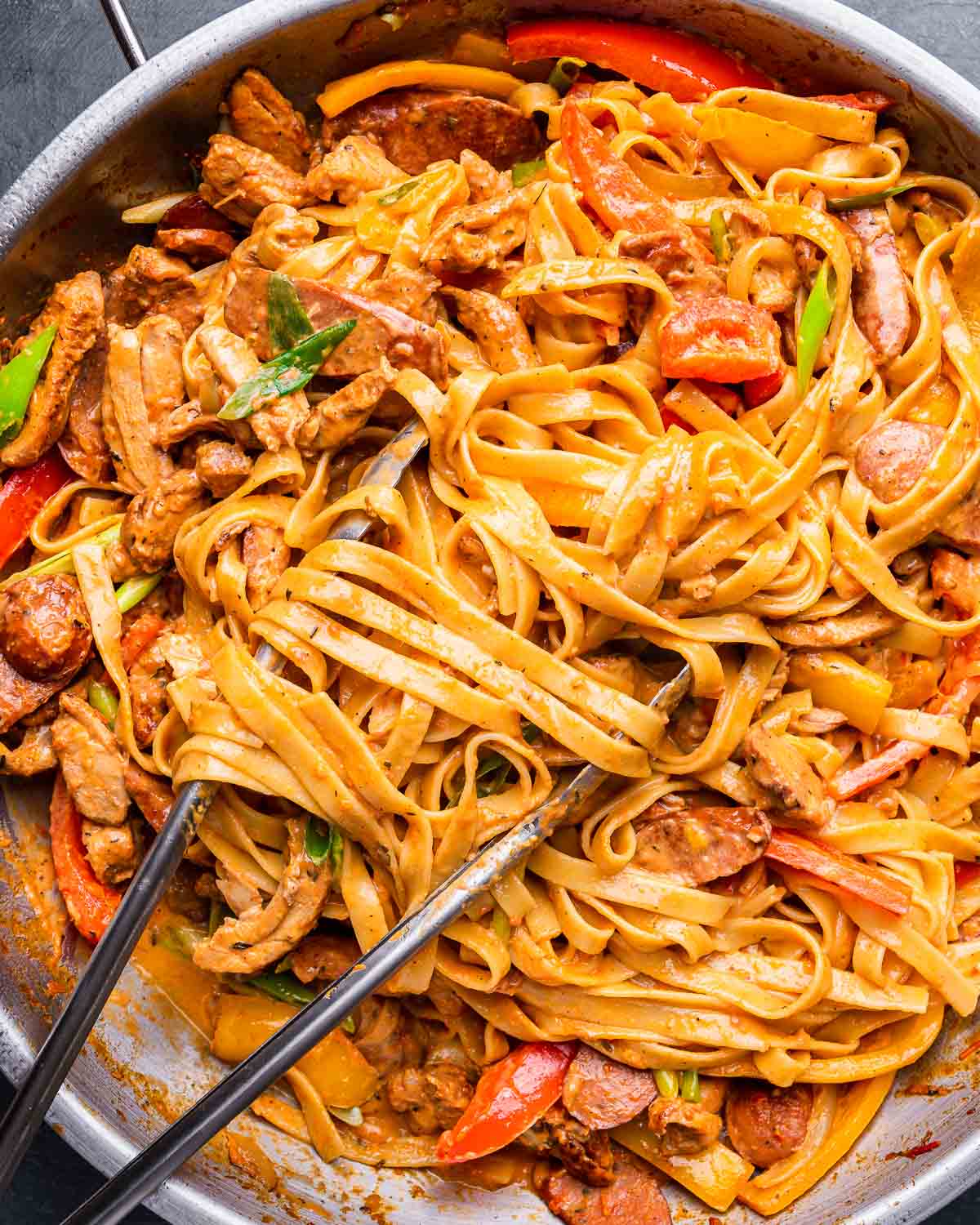 https://www.sipandfeast.com/wp-content/uploads/2022/01/cajun-chicken-pasta-recipe-4.jpg