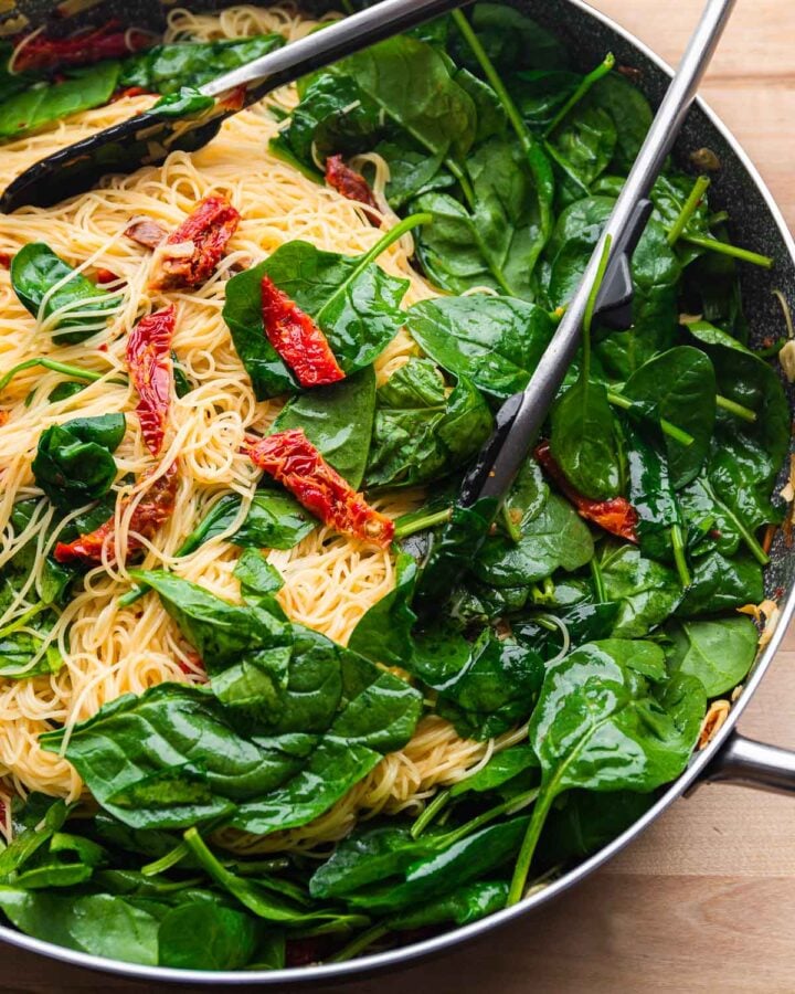 Spinach Sun Dried Tomato Pasta - Sip and Feast