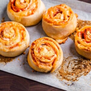 Pepperoni pinwheels with pizza dough featured image.
