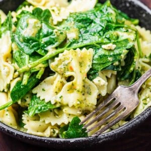 Spinach pasta salad featured image.