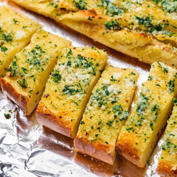 Garlic bread recipe featured image.