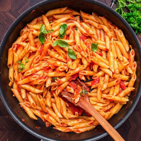 Marinara sauce recipe featured image.