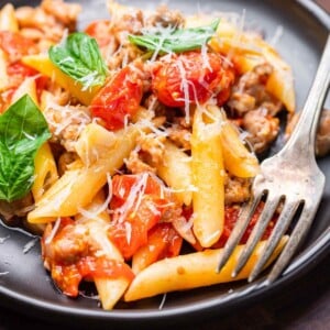 Sausage cherry tomato pasta featured image.