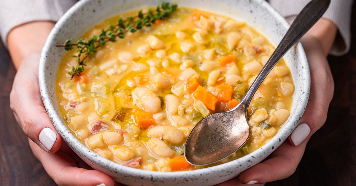 1-Pot Chicken Soup with White Beans & Kale - Minimalist Baker Recipes