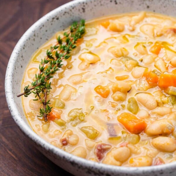 Tuscan white bean soup recipe featured image.