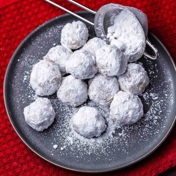 Walnut snowball cookies recipe featured image.