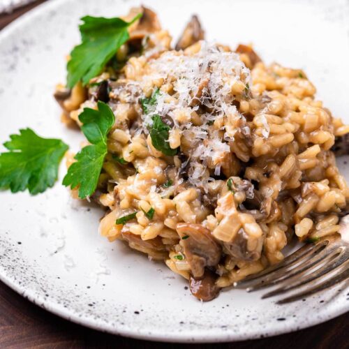 Mushroom risotto recipe featured image.