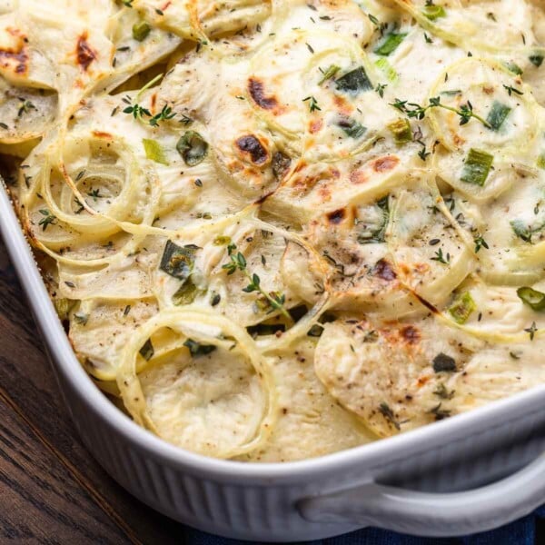 Scalloped potatoes recipe featured image.