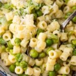Pasta e piselli recipe Pinterest image.