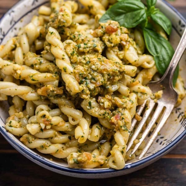 Pesto alla Trapanese featured image.