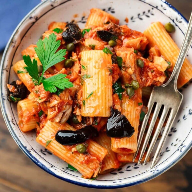 pasta-al-tonno-sip-and-feast