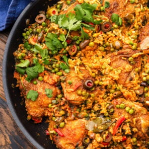 Arroz con pollo in black pan.